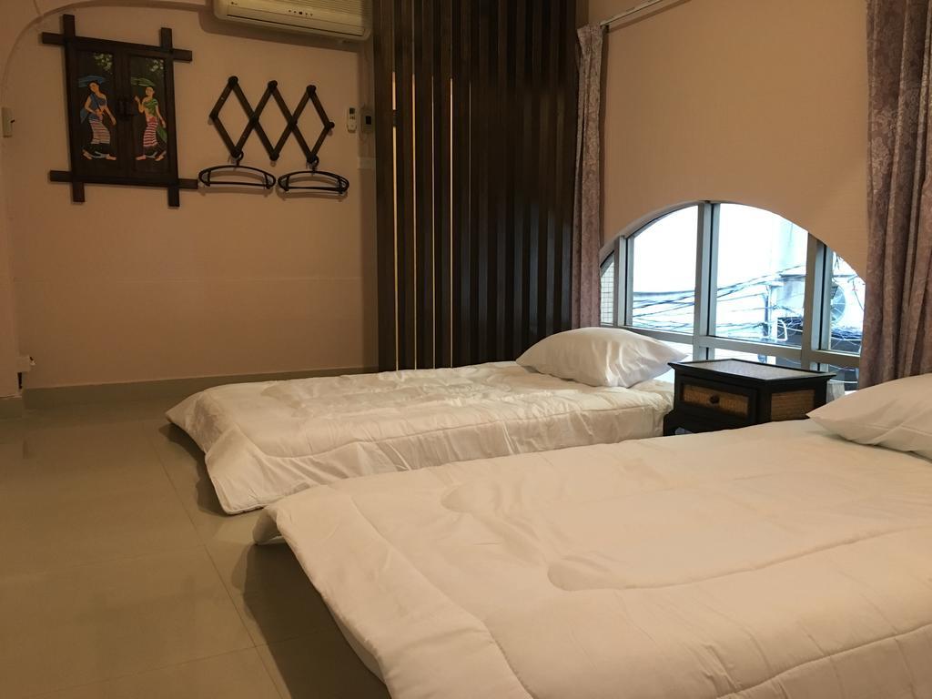The Grand Palace Hostel Bangkok Oda fotoğraf