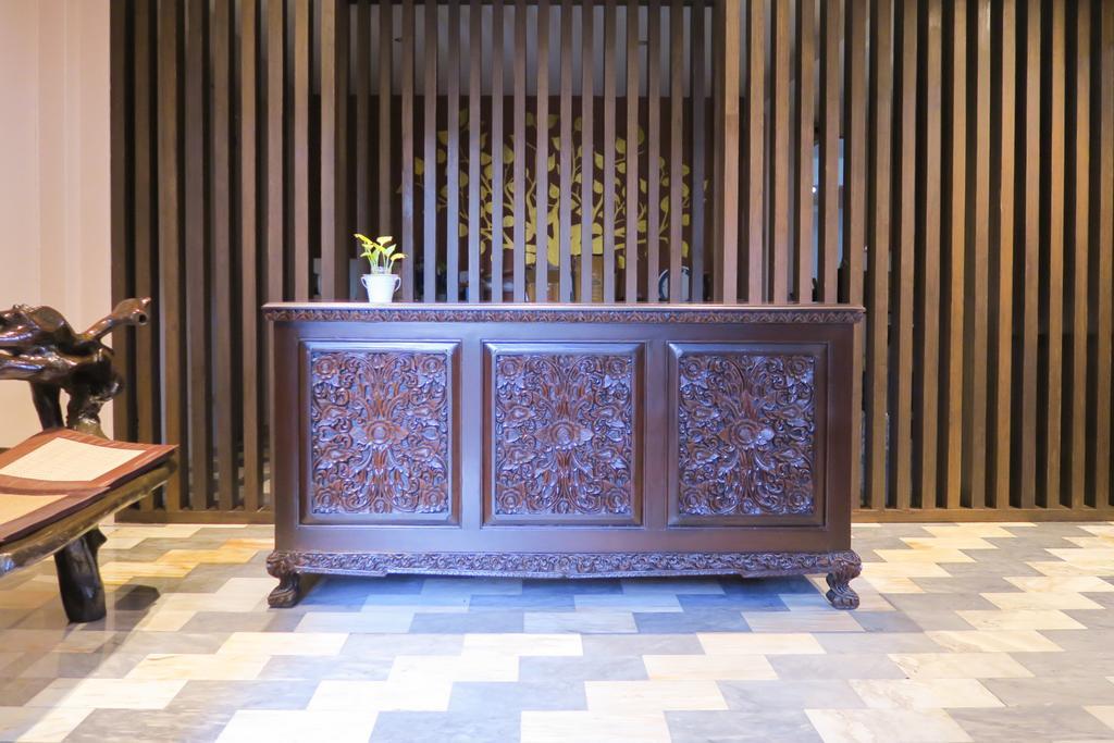 The Grand Palace Hostel Bangkok Dış mekan fotoğraf